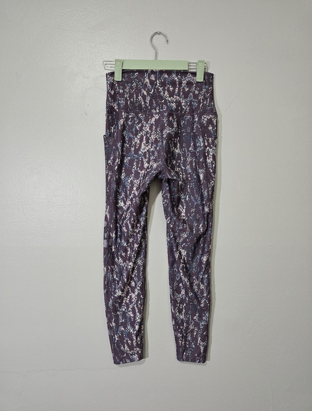 Flexure Snakeskin Printed Leggings in Purple - Picture 3 of 8